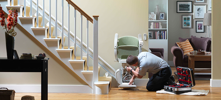 Cuál es el precio de instalar una silla salvaescaleras