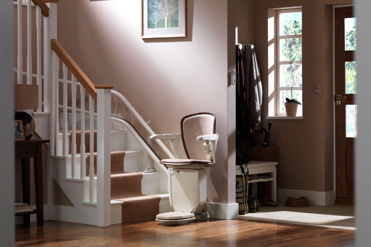 Opciones de personalización para tu silla salvaescaleras Stannah